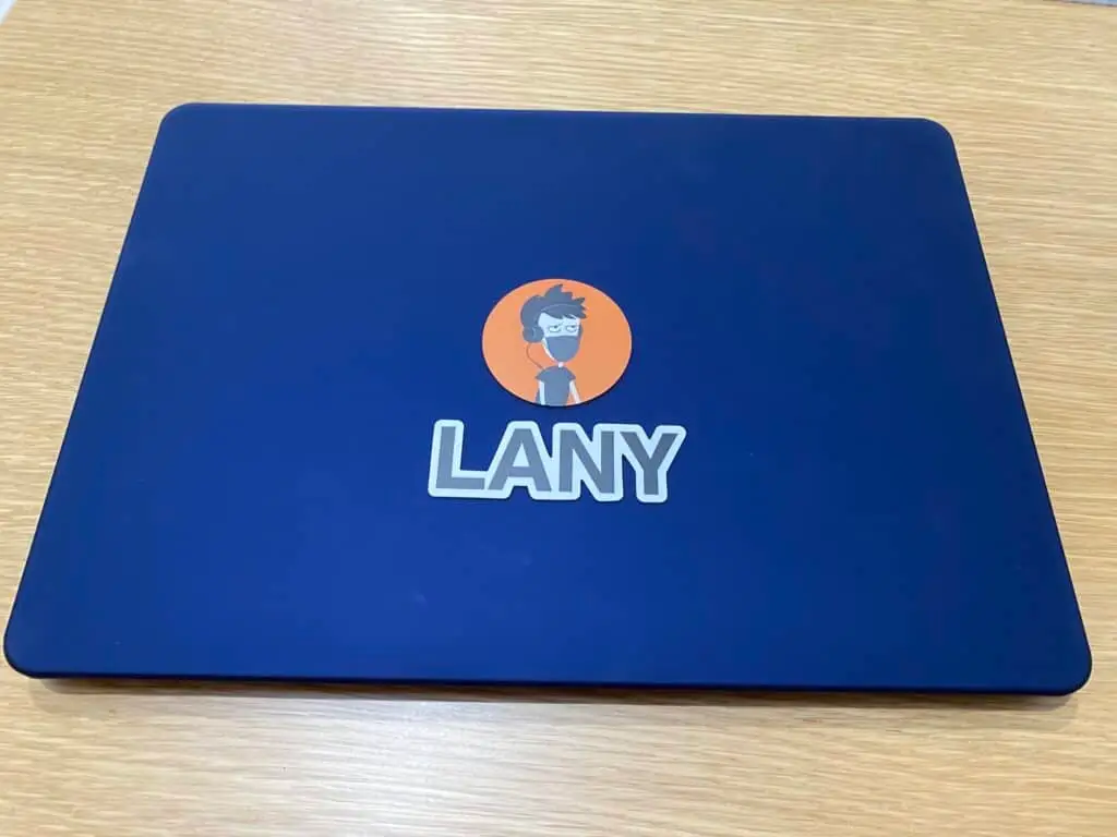 「SEOおたく」と「LANY」ステッカー